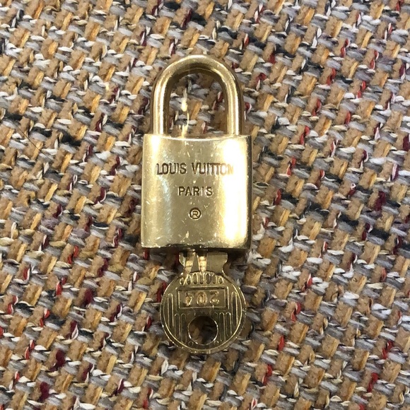 Vintage LV Louis Vuitton Padlock Lock & Key 204 - Picture 6 of 12
